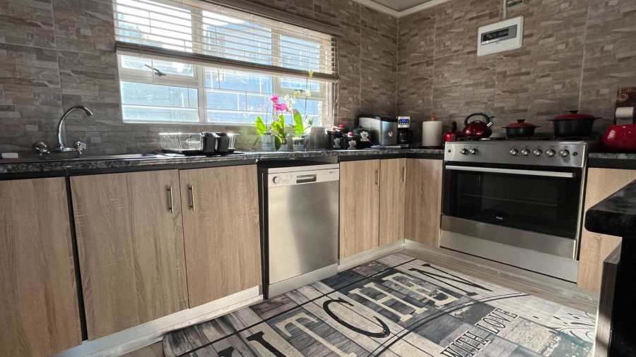 3 Bedroom Property for Sale in Dana Bay Western Cape